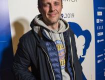 44. Festiwal Polskich Filmów Fabularnych w Gdyni. Konferencja prasowa z twórcami filmu pt. "Żelazny most"w reżyserii Moniki Jordan-Młodzianowskiej. Łukasz Simlat