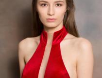 1. Nina Ampulska