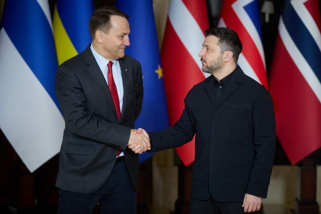 Radosław Sikorski z wizytą w Kijowie. Zełenski spotkał się z posłami do Parlamentu Europejskiego