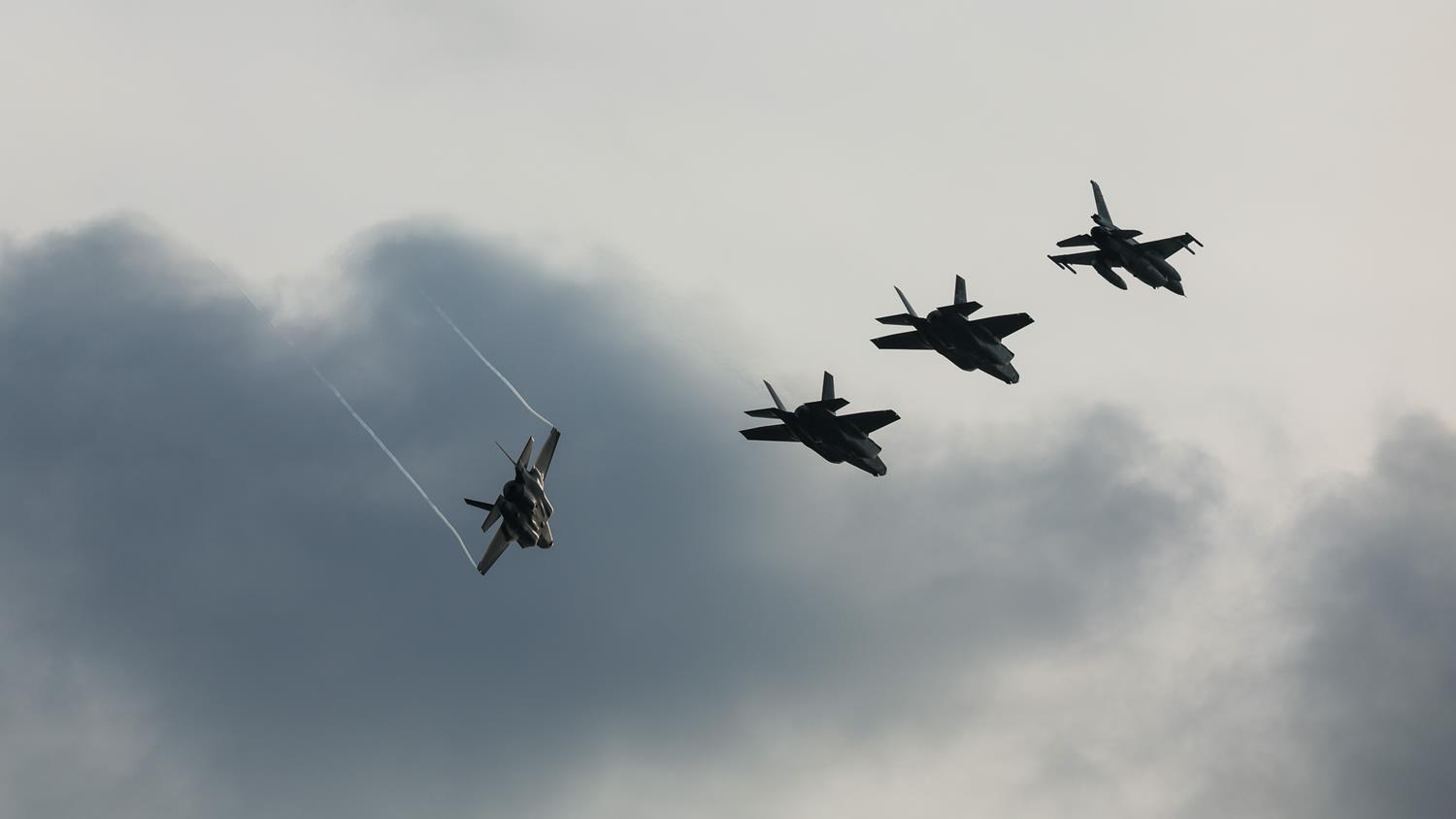Pierwsze trzy polskie myśliwce F-35 w Łasku. „To jest wielki dzień dla Sił Zbrojnych RP, dla lotnictwa”
